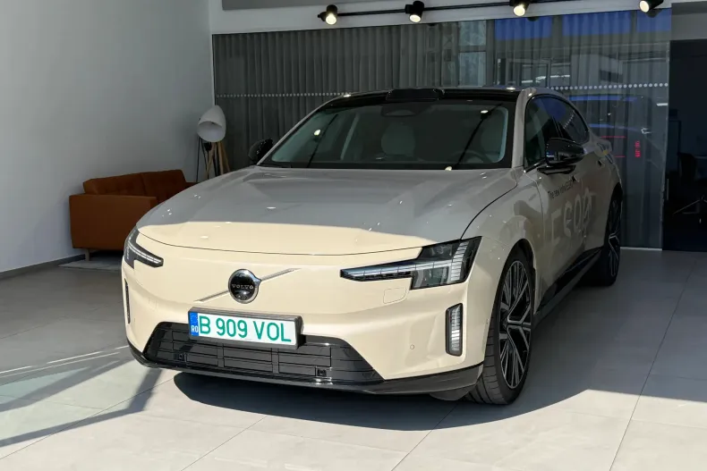 Volvo ES90 din 2025 cu 11.500 km - oferta VOL235292 - foto 1