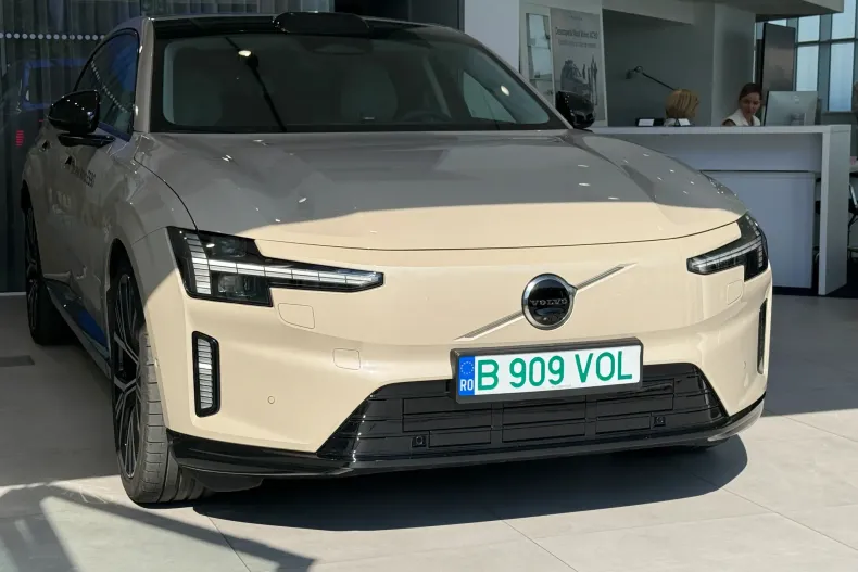 Volvo ES90 din 2025 cu 11.500 km - oferta VOL235292 - foto 3