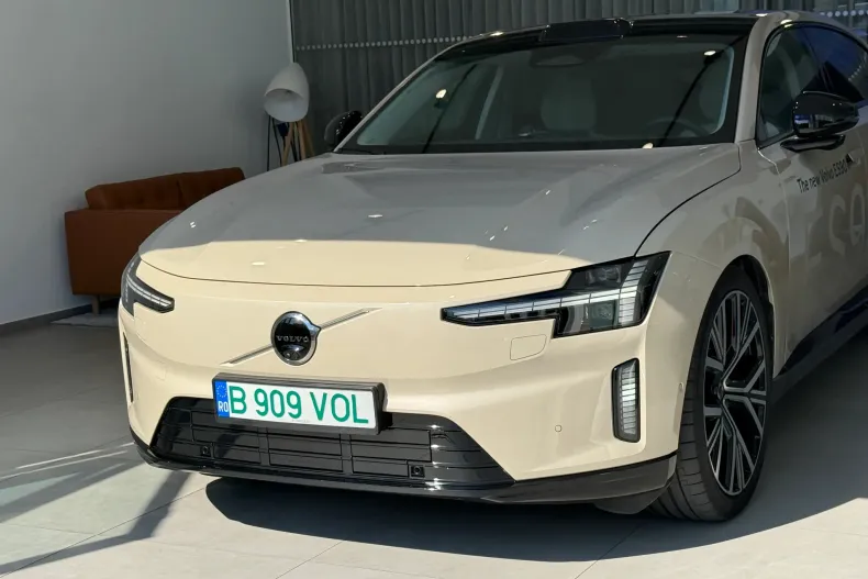 Volvo ES90 din 2025 cu 11.500 km - oferta VOL235292 - foto 4