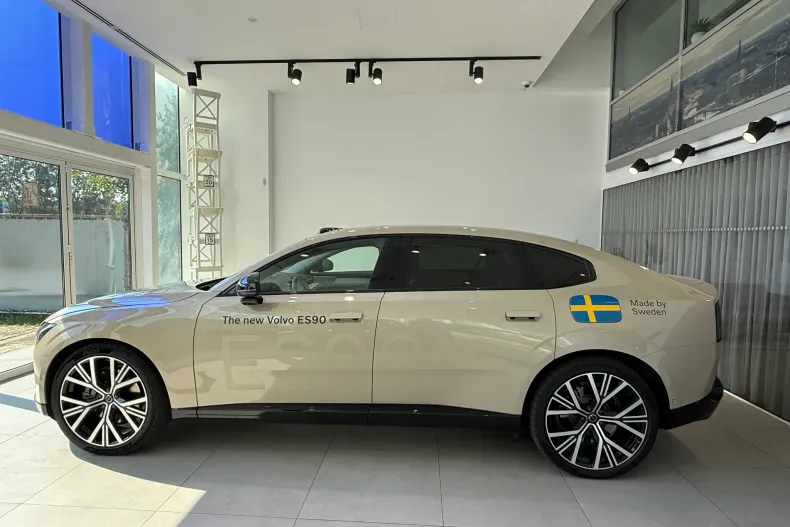 Volvo ES90 din 2025 cu 11.500 km - oferta VOL235292 - foto 5