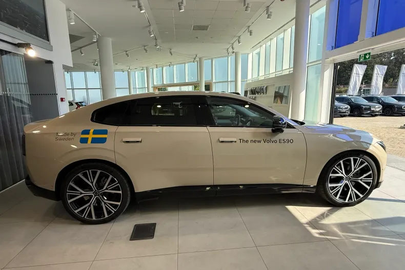 Volvo ES90 din 2025 cu 11.500 km - oferta VOL235292 - foto 8