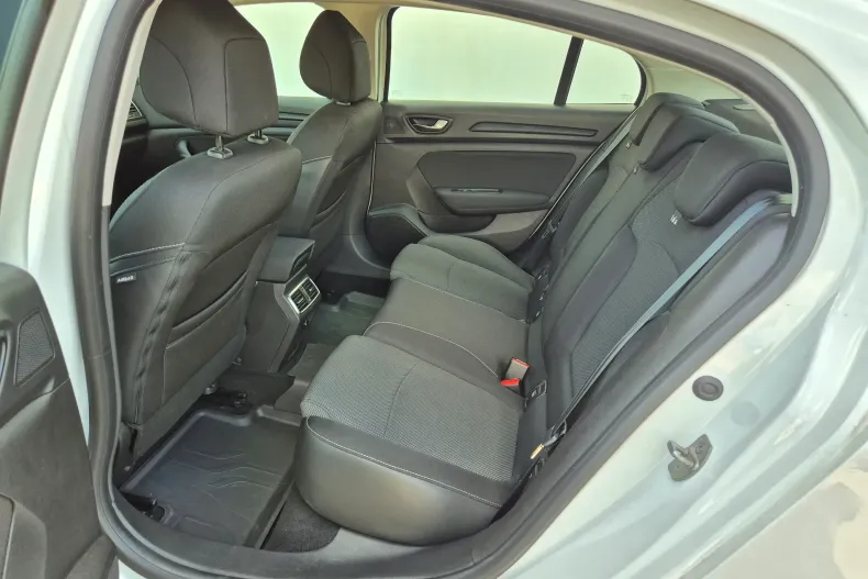 Renault Megane din 2024 cu 61.867 km - oferta REN235299 - foto 13