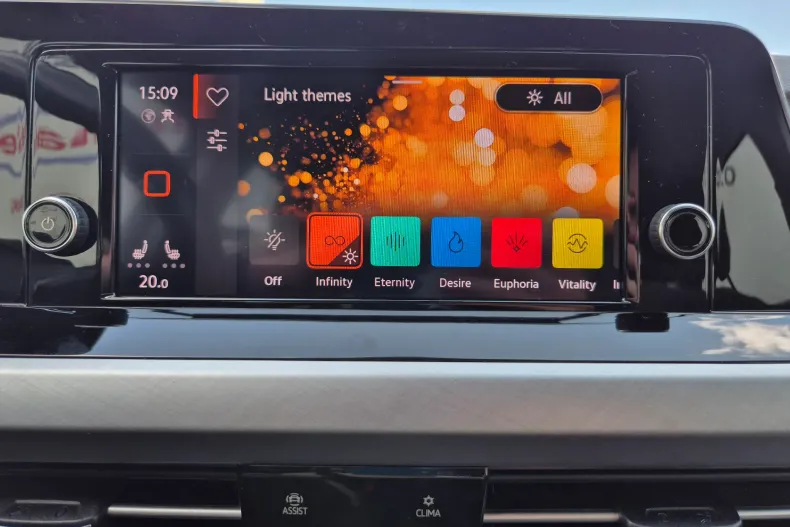 Volkswagen Golf din 2024 cu 34.060 km - oferta VOL235300 - foto 29