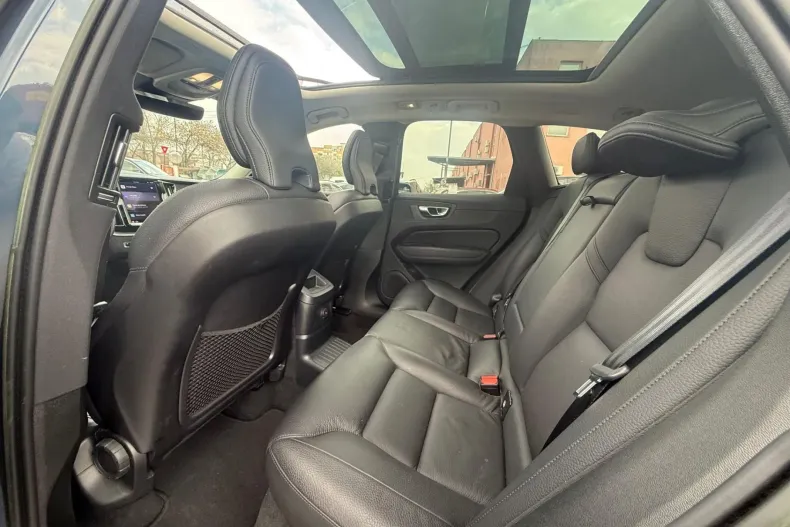 Volvo XC60 din 2022 cu 85.454 km - oferta VOL235312 - foto 7