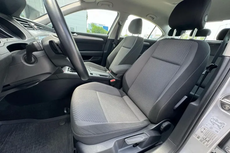 Volkswagen Passat din 2020 cu 51.593 km - oferta VOL235330 - foto 9