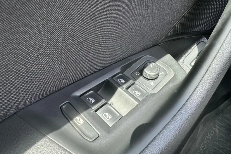 Volkswagen Passat din 2020 cu 51.593 km - oferta VOL235330 - foto 28