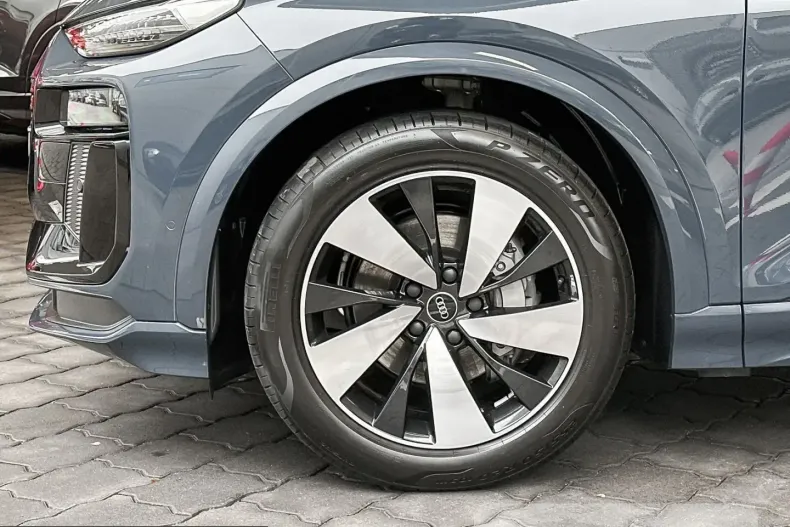 Audi Q6 din 2025 cu 12.994 km - oferta AUD235341 - foto 7