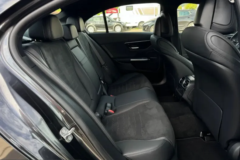 Mercedes-Benz C 300 (Clasa C) din 2025 cu 7.800 km - oferta MER235349 - foto 12