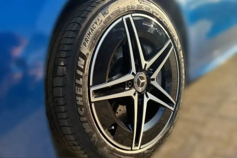 Mercedes-Benz C 300 (Clasa C) din 2024 cu 44.900 km - oferta MER235356 - foto 3