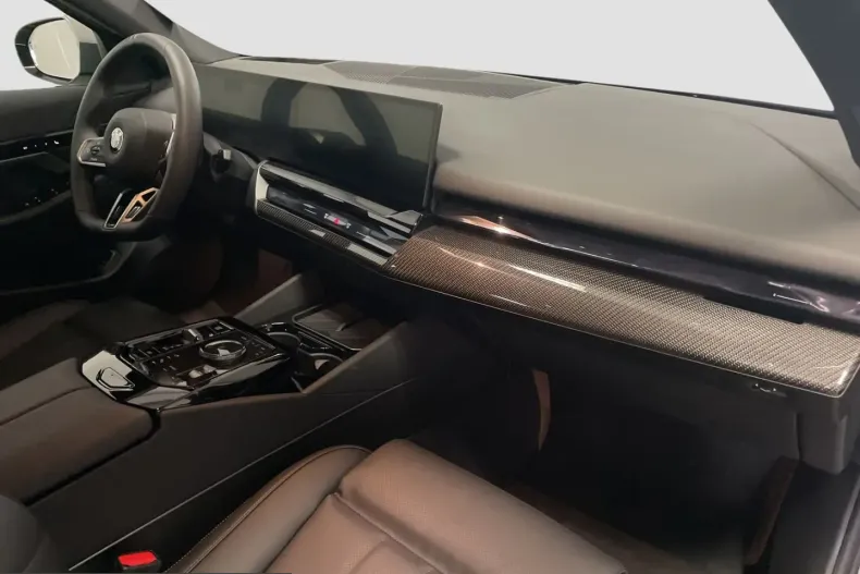 BMW 520 (Seria 5) din 2025 cu 25.542 km - oferta BMW235381 - foto 11