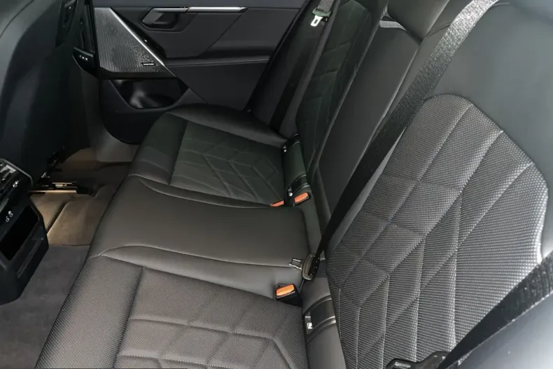 BMW 520 (Seria 5) din 2025 cu 25.542 km - oferta BMW235381 - foto 13