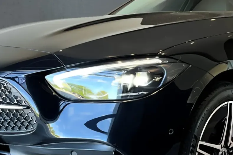 Mercedes-Benz C 300 (Clasa C) din 2022 cu 36.200 km - oferta MER235384 - foto 2