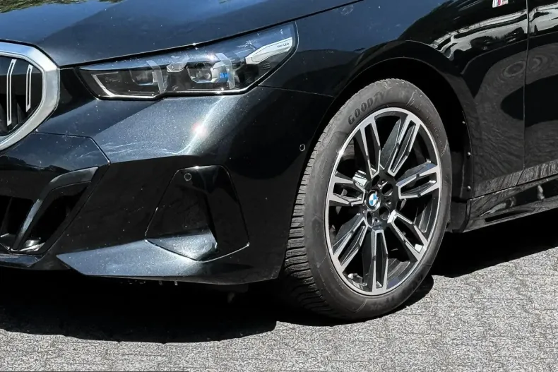 BMW 520 (Seria 5) din 2025 cu 42.664 km - oferta BMW235391 - foto 5