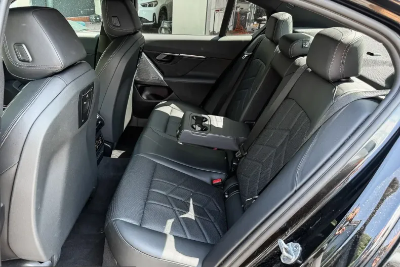 BMW 520 (Seria 5) din 2025 cu 42.664 km - oferta BMW235391 - foto 21