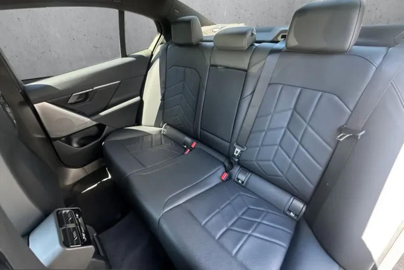 BMW 520 (Seria 5) din 2024 cu 49.900 km - oferta BMW235404 - foto 13