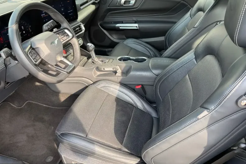 Ford Mustang din 2025 cu 34.947 km - oferta FOR235426 - foto 5