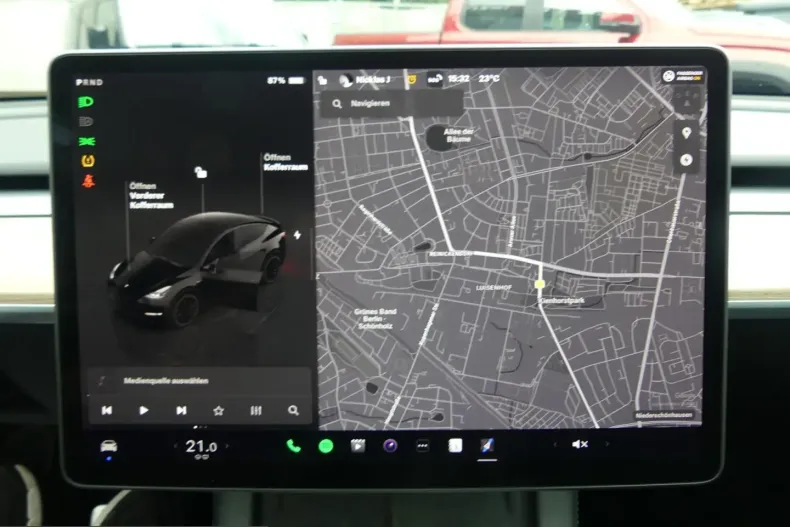 Tesla Model Y din 2024 cu 24.144 km - oferta TES235429 - foto 11