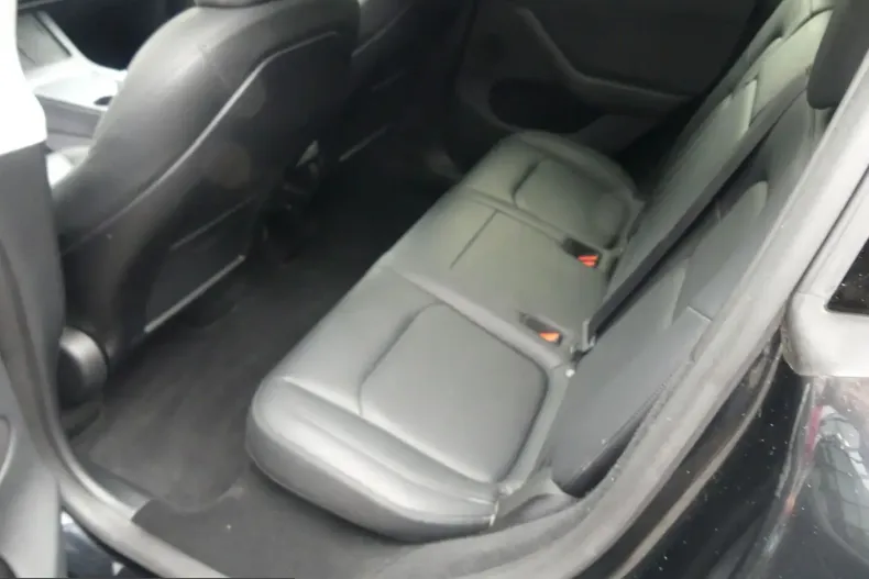 Tesla Model Y din 2024 cu 24.144 km - oferta TES235429 - foto 24