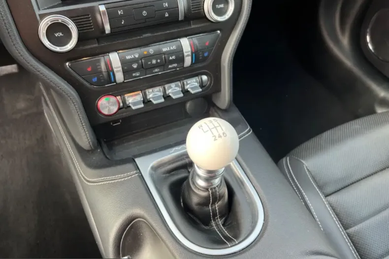 Ford Mustang din 2023 cu 23.200 km - oferta FOR235430 - foto 16