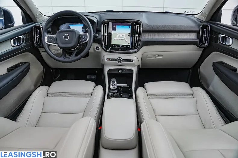 Volvo XC40 din 2022 cu 132.250 km - oferta VOL235440 - foto 2