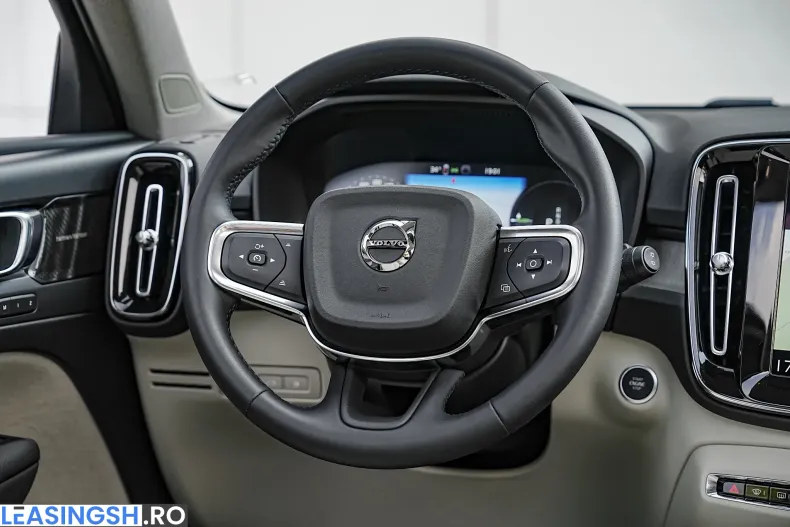 Volvo XC40 din 2022 cu 132.250 km - oferta VOL235440 - foto 24