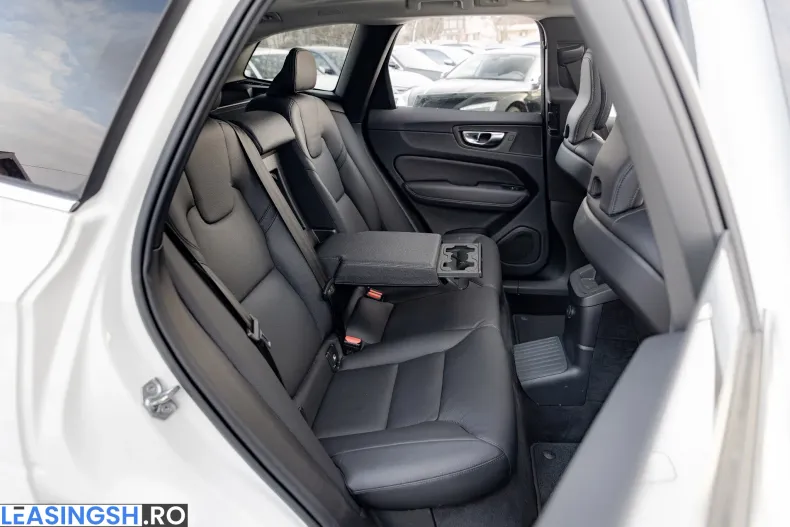 Volvo XC60 din 2022 cu 64.100 km - oferta VOL235443 - foto 13