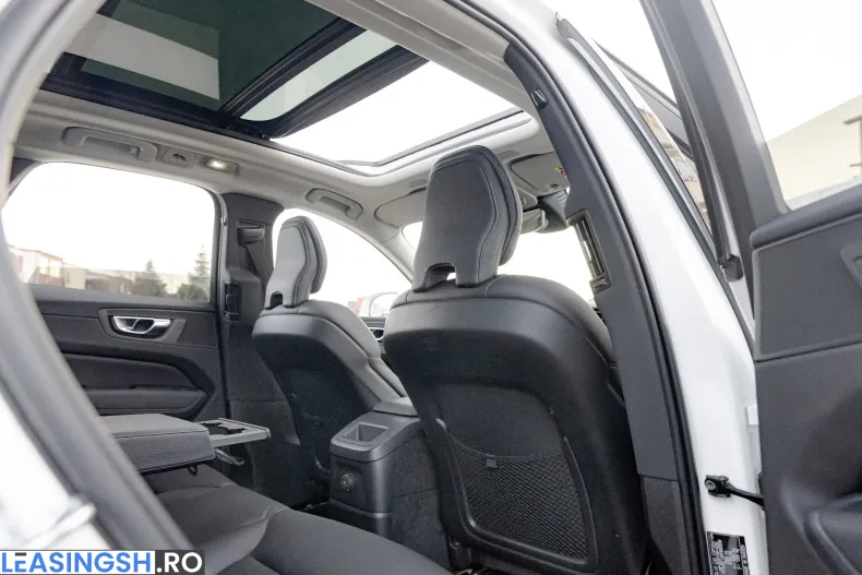 Volvo XC60 din 2022 cu 64.100 km - oferta VOL235443 - foto 21