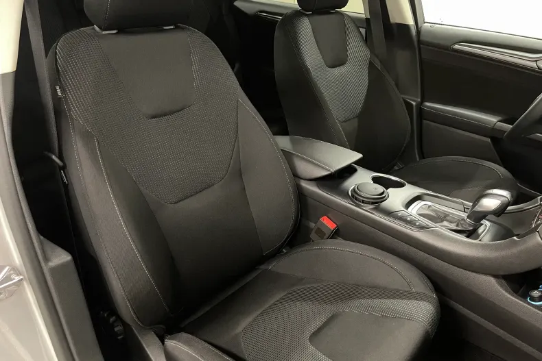 Ford Mondeo din 2022 cu 65.669 km - oferta FOR235462 - foto 9