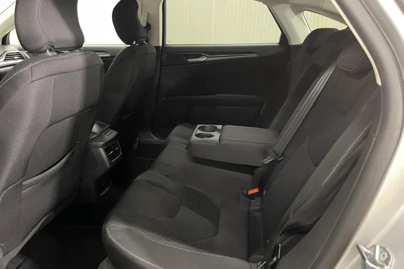 Ford Mondeo din 2022 cu 65.669 km - oferta FOR235462 - foto 11