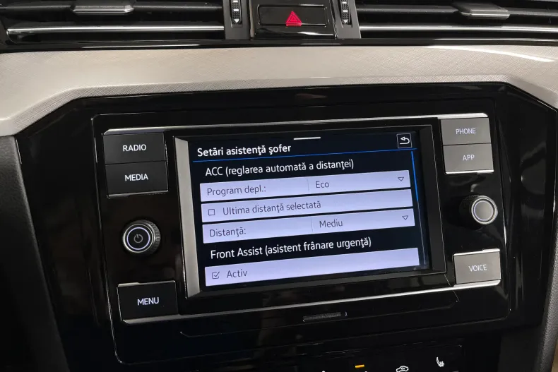 Volkswagen Passat din 2022 cu 70.850 km - oferta VOL235463 - foto 13