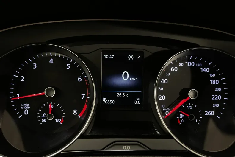Volkswagen Passat din 2022 cu 70.850 km - oferta VOL235463 - foto 25