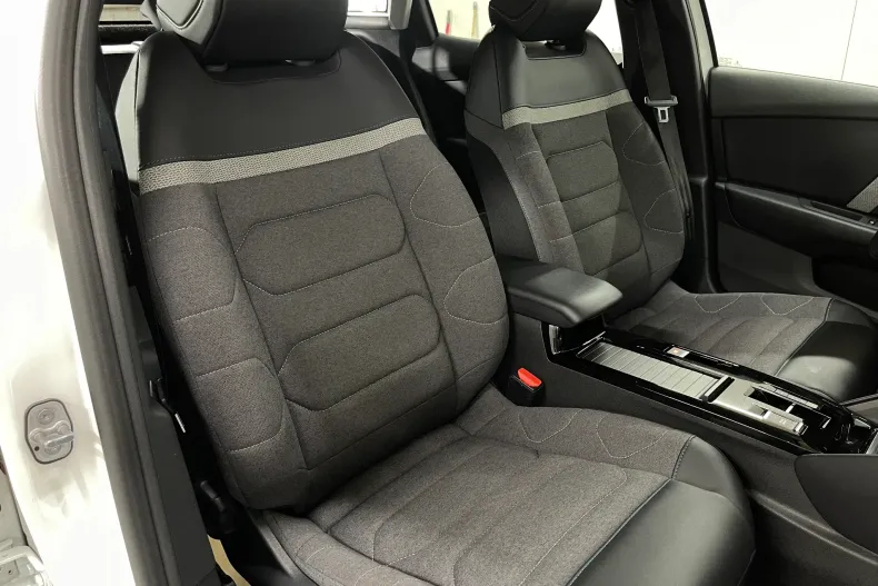 Citroën C4 din 2022 cu 102.704 km - oferta CIT235467 - foto 9