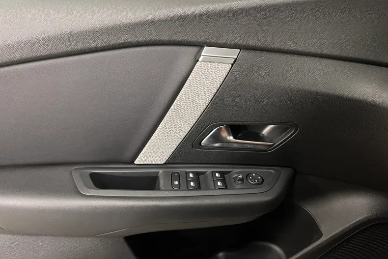 Citroën C4 din 2022 cu 102.704 km - oferta CIT235467 - foto 29