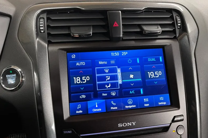 Ford Mondeo din 2022 cu 70.308 km - oferta FOR235471 - foto 19