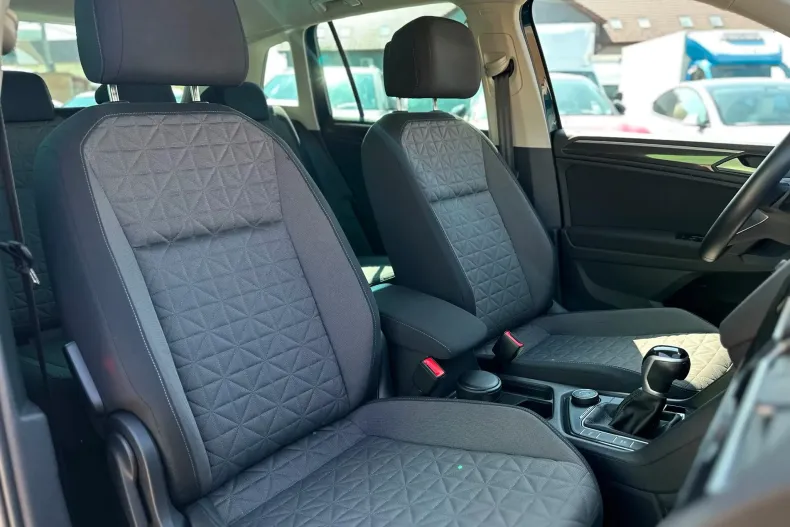 Volkswagen Tiguan din 2023 cu 48.488 km - oferta VOL235481 - foto 33