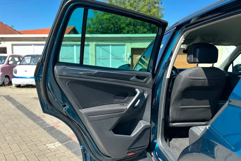 Volkswagen Tiguan din 2023 cu 48.488 km - oferta VOL235481 - foto 40