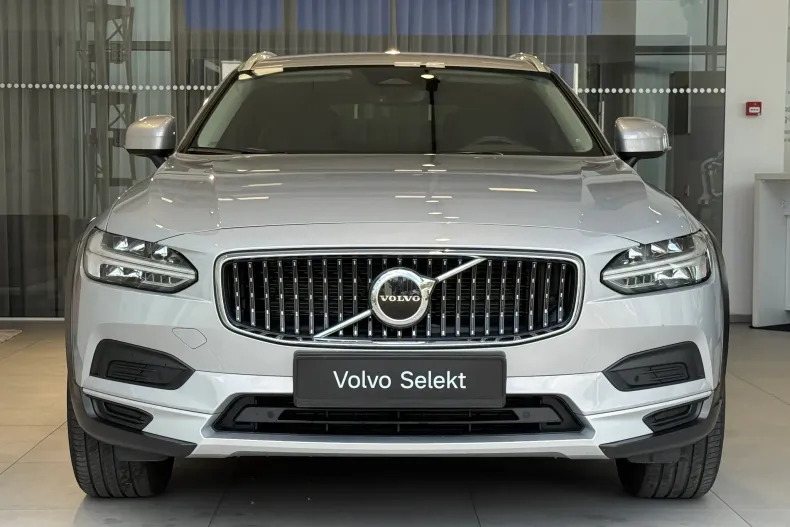 Volvo V90 din 2023 cu 10.100 km - oferta VOL235485 - foto 2