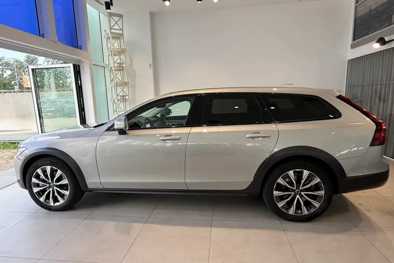 Volvo V90 din 2023 cu 10.100 km - oferta VOL235485 - foto 6