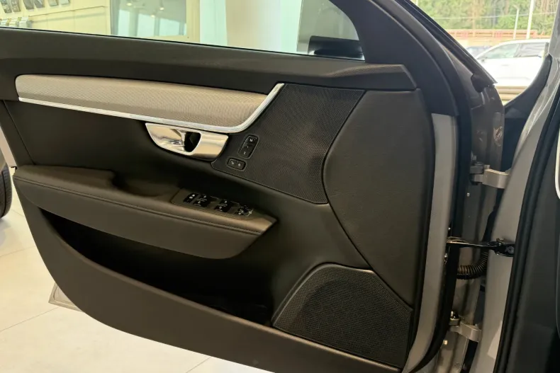 Volvo V90 din 2023 cu 10.100 km - oferta VOL235485 - foto 16