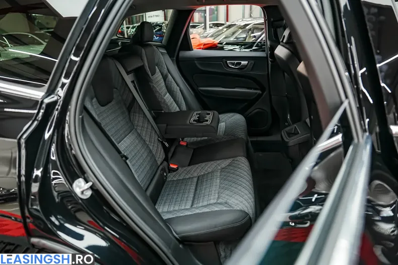 Volvo XC60 din 2023 cu 113.000 km - oferta VOL235495 - foto 10