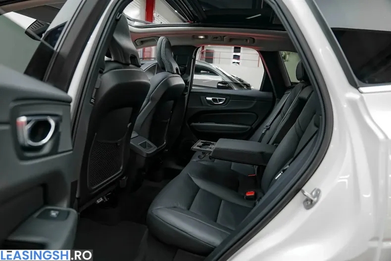 Volvo XC60 din 2023 cu 175.000 km - oferta VOL235498 - foto 13