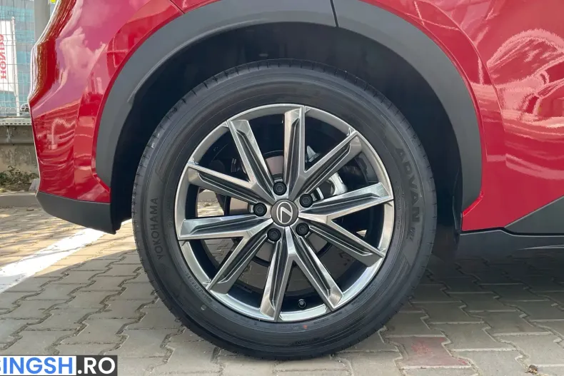 Lexus LBX din 2026 cu 3.950 km - oferta LEX235508 - foto 8