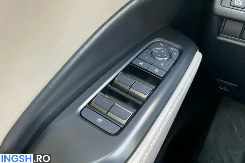 Lexus LBX din 2026 cu 3.950 km - oferta LEX235508 - foto 17