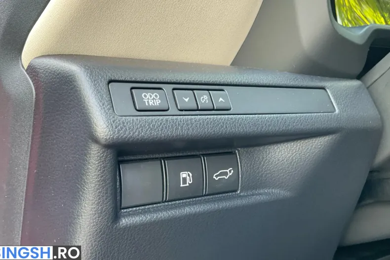 Lexus LBX din 2026 cu 3.950 km - oferta LEX235508 - foto 20