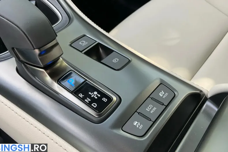 Lexus LBX din 2026 cu 3.950 km - oferta LEX235508 - foto 21