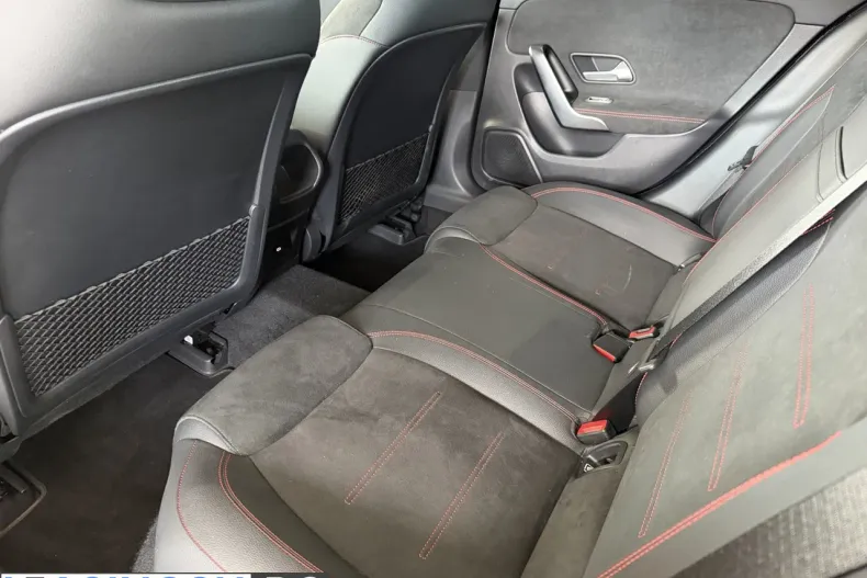 Mercedes-Benz CLA 200 (Clasa CLA) din 2025 cu 15.606 km - oferta MER235519 - foto 9