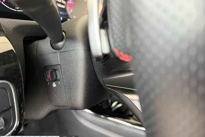 Mercedes-Benz CLA 200 (Clasa CLA) din 2025 cu 15.606 km - oferta MER235519 - foto 12