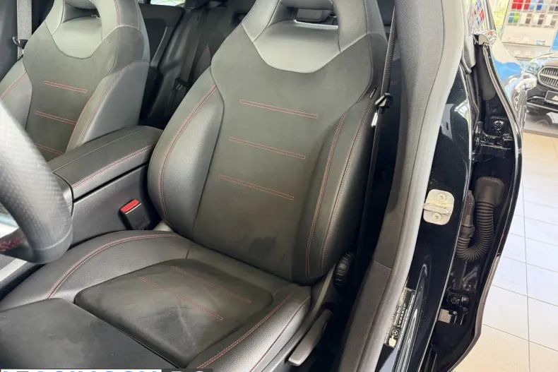 Mercedes-Benz CLA 200 (Clasa CLA) din 2025 cu 15.606 km - oferta MER235519 - foto 13