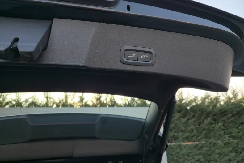 Volvo XC40 din 2021 cu 147.100 km - oferta VOL235524 - foto 12