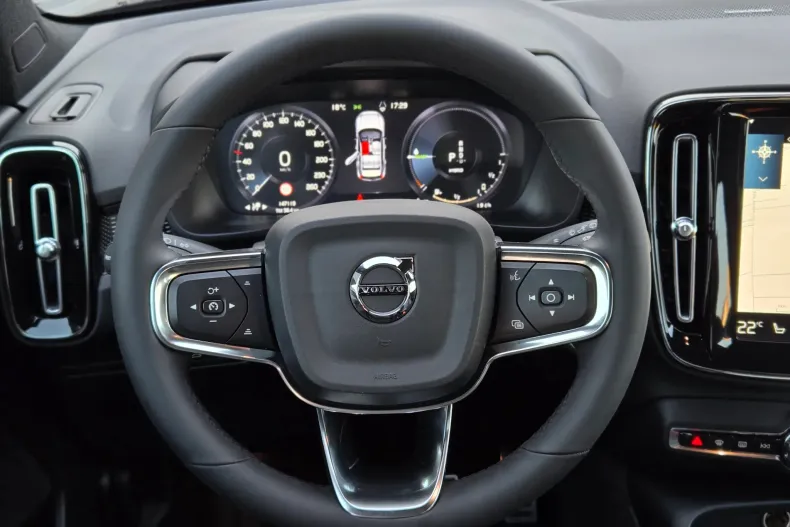 Volvo XC40 din 2021 cu 147.100 km - oferta VOL235524 - foto 17